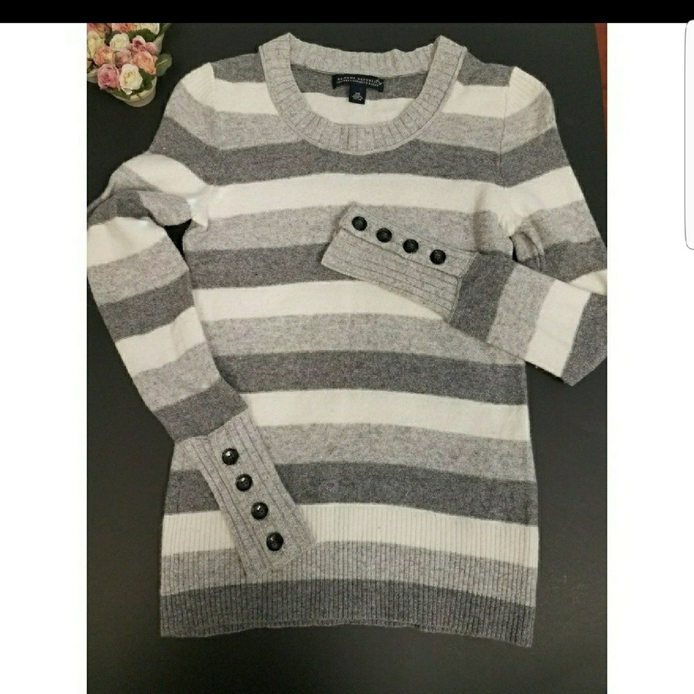 Banana Republic cashmere blend sweater